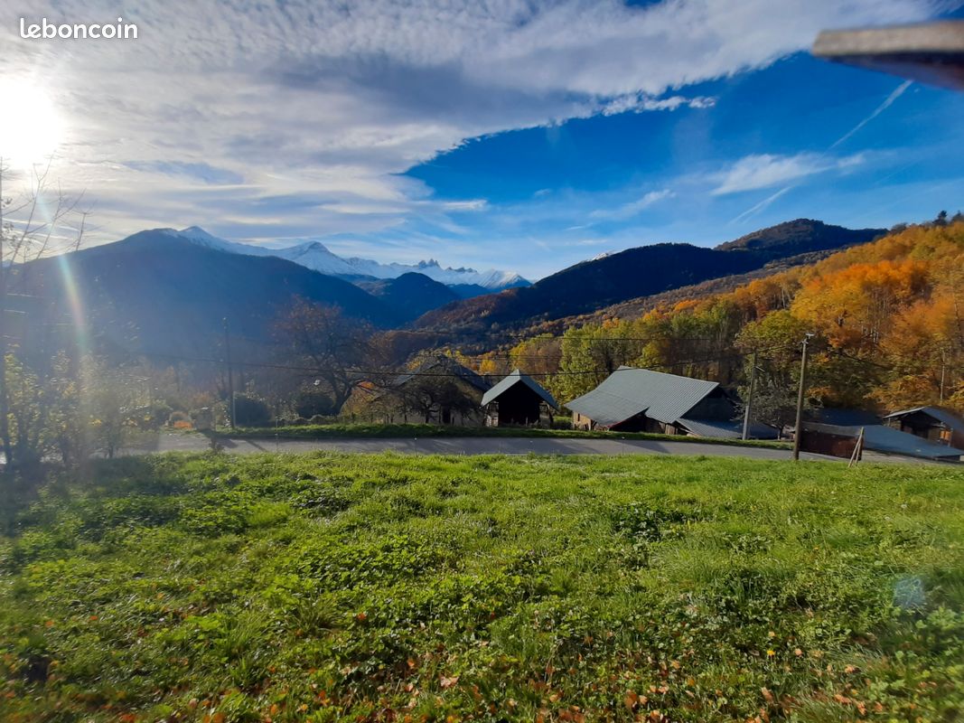 Terrain constructible · à Jarrier · 220 000 €