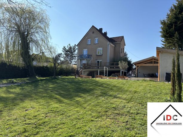 Propriété 8 pièces 236 m²