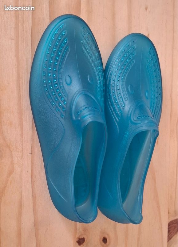 Chaussons de piscine d'eau aquatiques Claquettes en plastique