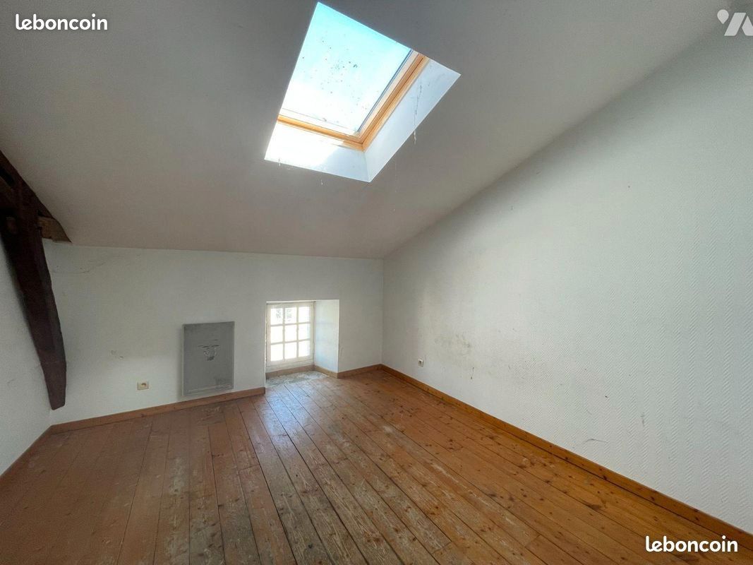 Maison 4 pièces 100 m² · à Argentonnay · 100 m² · 46 000 €
