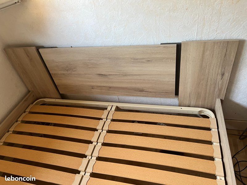 Lit double presque neuf avec sommier (image 1)