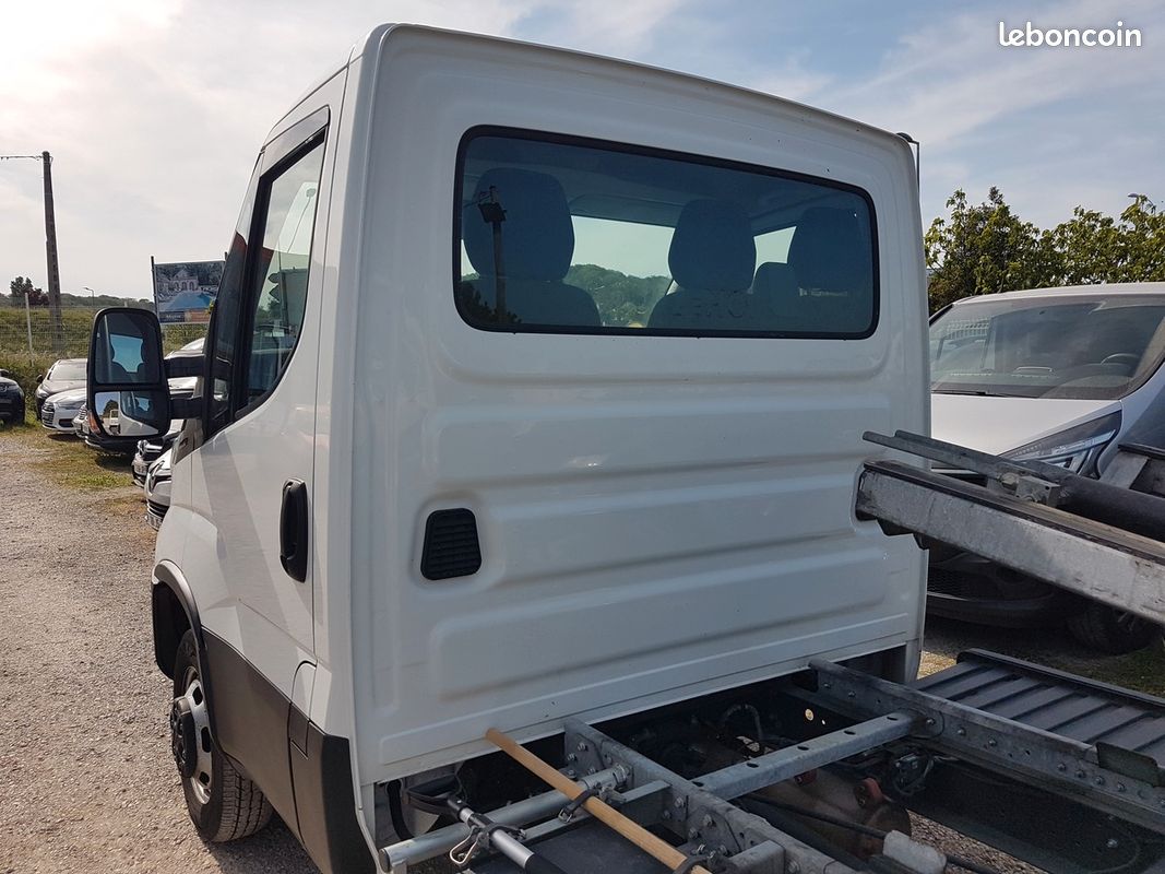 Iveco Daily V (2) 35C18 3.0 HPI 180 3T5 BVM6 Dépanneuse Porte Voiture Plateau Coulissant 131.002 Km (image 12)