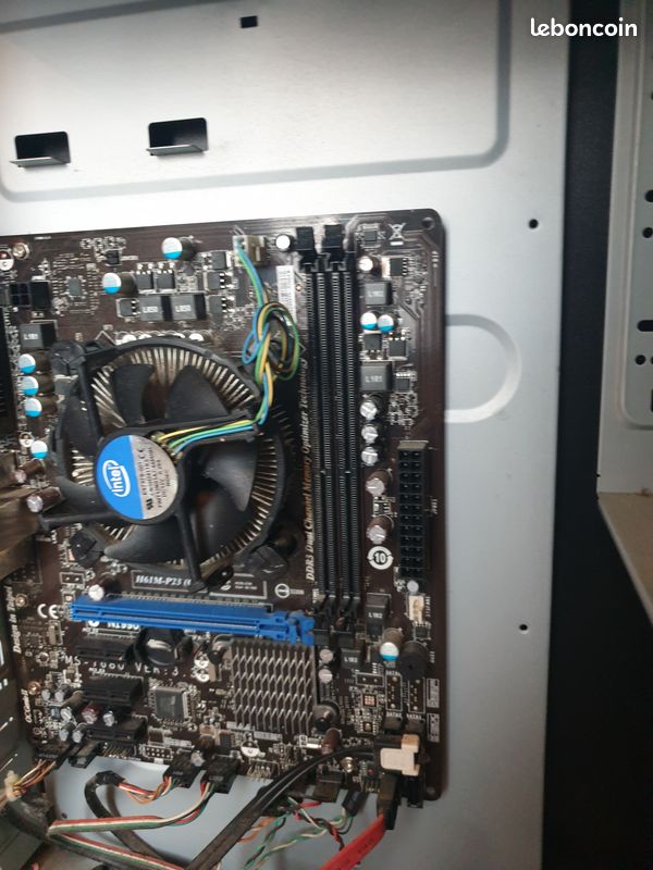 Kit tour PC HP avec carte mère MSI, processeur Intel et son ventirad, lecteur DVD, 4 barrettes de Ram DDR3 et alimentation 450w (image 3)