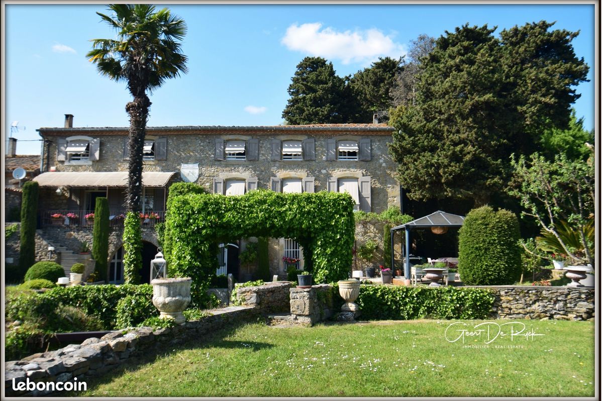 Maison 12 pièces 343 m² · à Carcassonne · 343 m² · 1 050 000 €