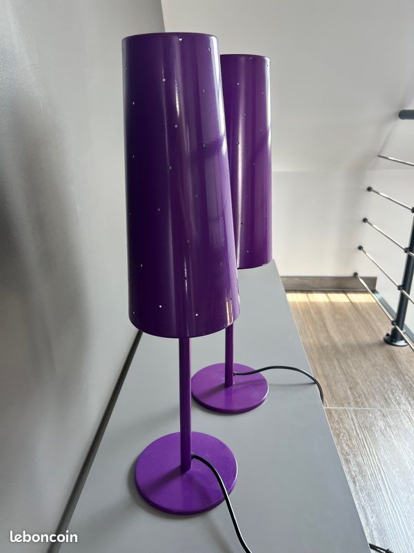 Lampes violettes