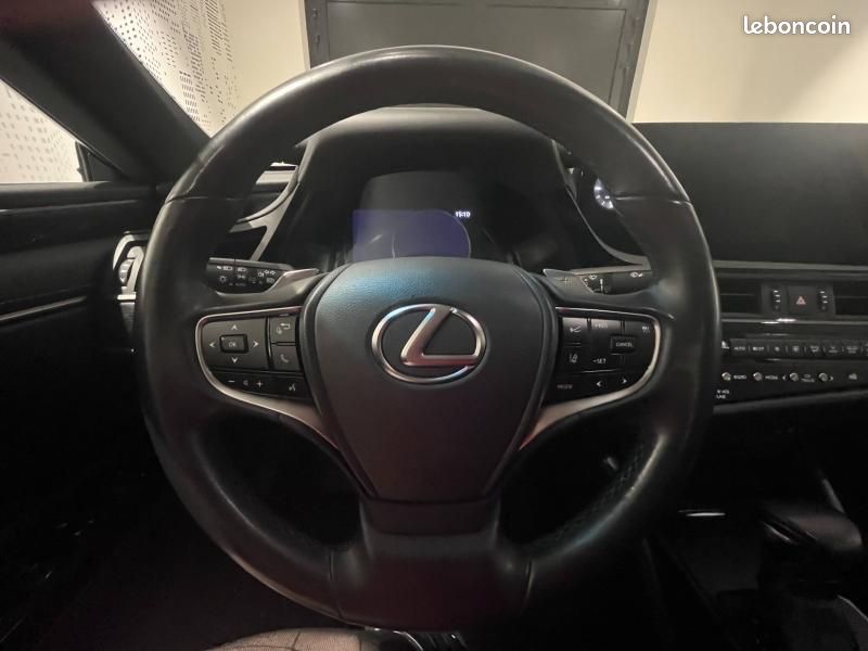 Lexus ES 300h Business MY23 (image 13)