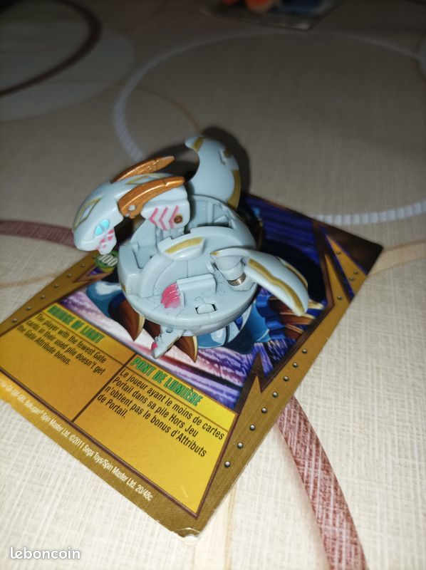 Bakugan Smoke Black figurine de combat transformable + cartes