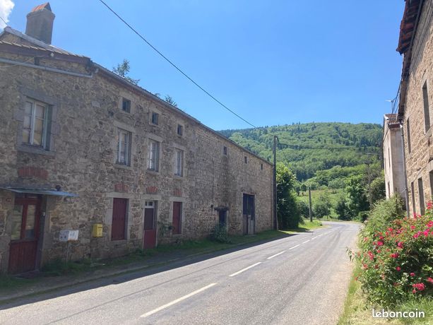 Maison Bourbonnaise / Bourbonnais-style stone house