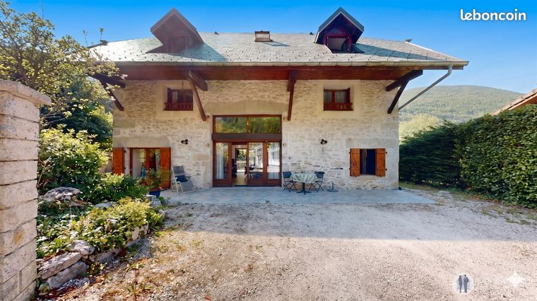 Propriété 6 pièces 197 m²