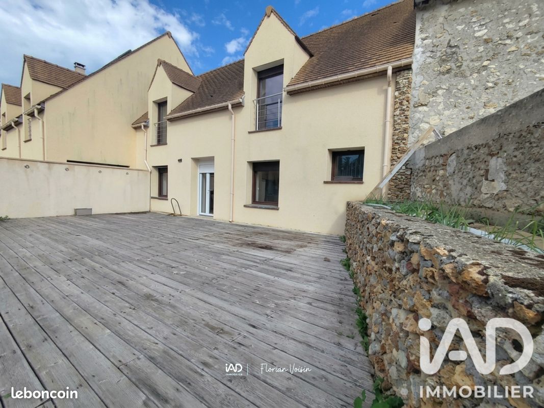 Maison 4 pièces 97 m² · à Longnes · 97 m² · 235 000 €
