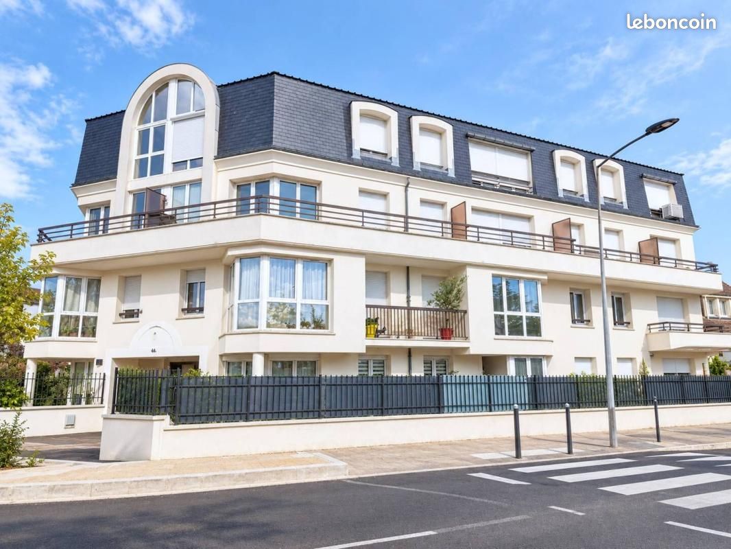 Appartement 1 pièce 27 m² · à Pontault-Combault · 27 m² · 130 000 €