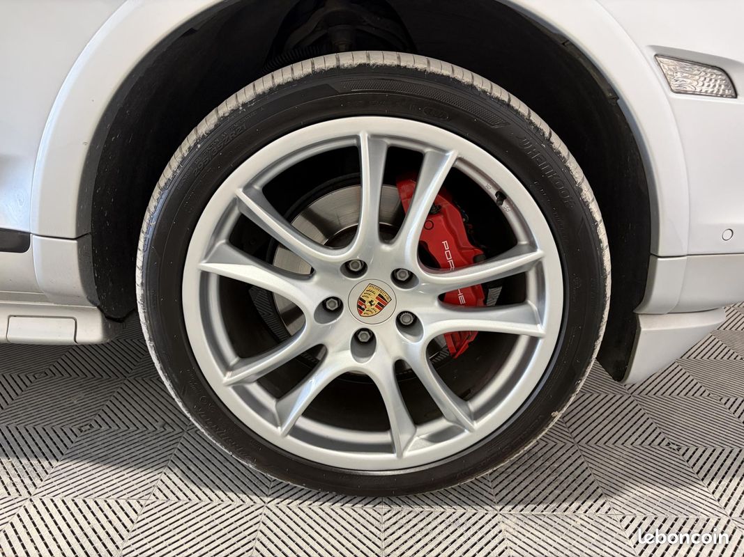 PORSCHE CAYENNE 4.8 V8 GTS Tiptronic S BVA (image 16)
