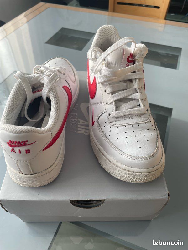 Air force LV8 blanche 35 virgule rouge Chaussures - Main Image