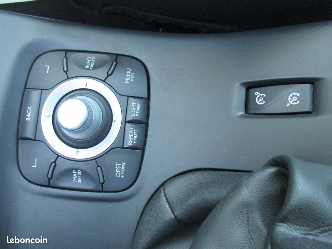 Renault MEGANE III CC 1.5 DCI 110CH FAP DYNAMIQUE ECO² (image 22)