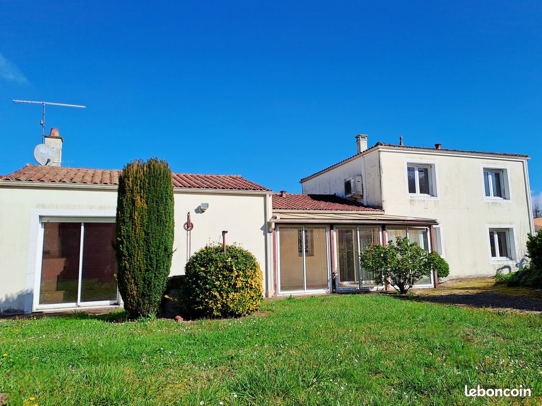 Maison 6 pièces 160 m² · à Surgères · 160 m² · 299 000 €