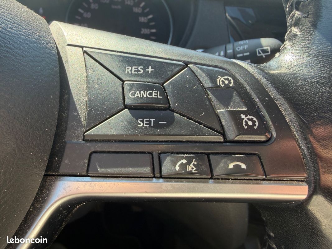 NISSAN Qashqai GENERATION-II 1.2 DIGT 115 N-CONNECTA 2WD (image 6)