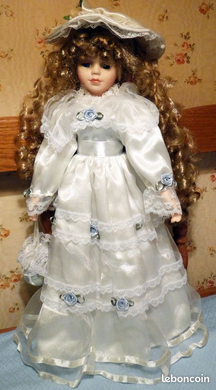 Robe Vintage Pour Poupée Ancienne 42 Cm, Coton Blanc à Fleurs, Fabrication Française