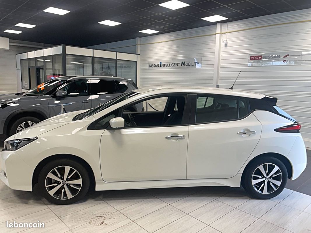 NISSAN Leaf Electrique 40kWh N-Connecta (image 2)