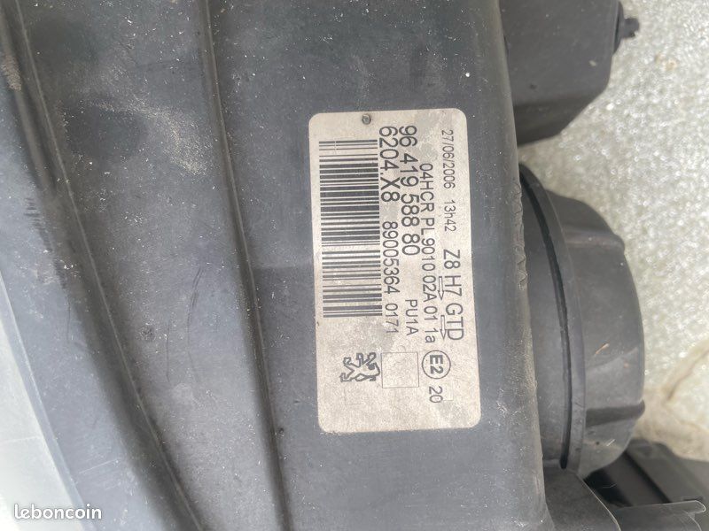 Phare avant gauche Peugeot 607 Équipement auto