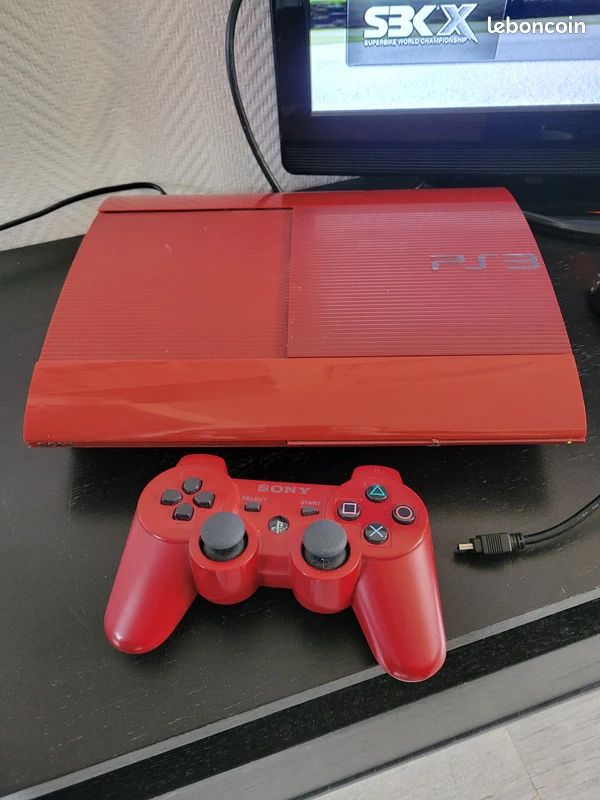 Ps4 slim avec une manette et deux jeux état impeccable - Consoles