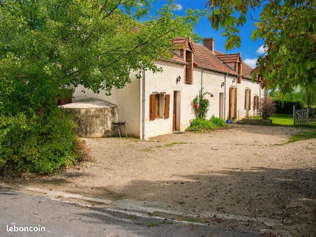 Maison 7 pièces 195 m² · à Saint-Désiré · 195 m² · 199 000 €