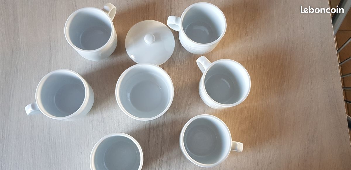 Tasses et sucrier (image 3)