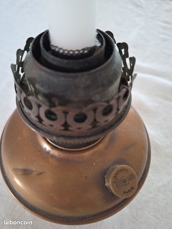 ANCIENNE LAMPE A petrole titus tito landi EUR 8,00 - FR