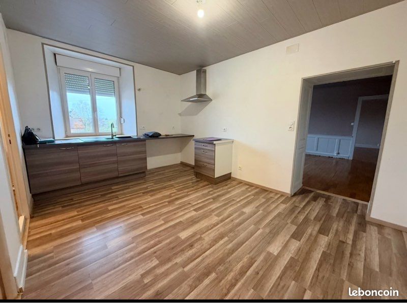 Appartement 8 pièces 550 m² · à Pierrefontaine-les-Varans · 550 m² · 350 000 €