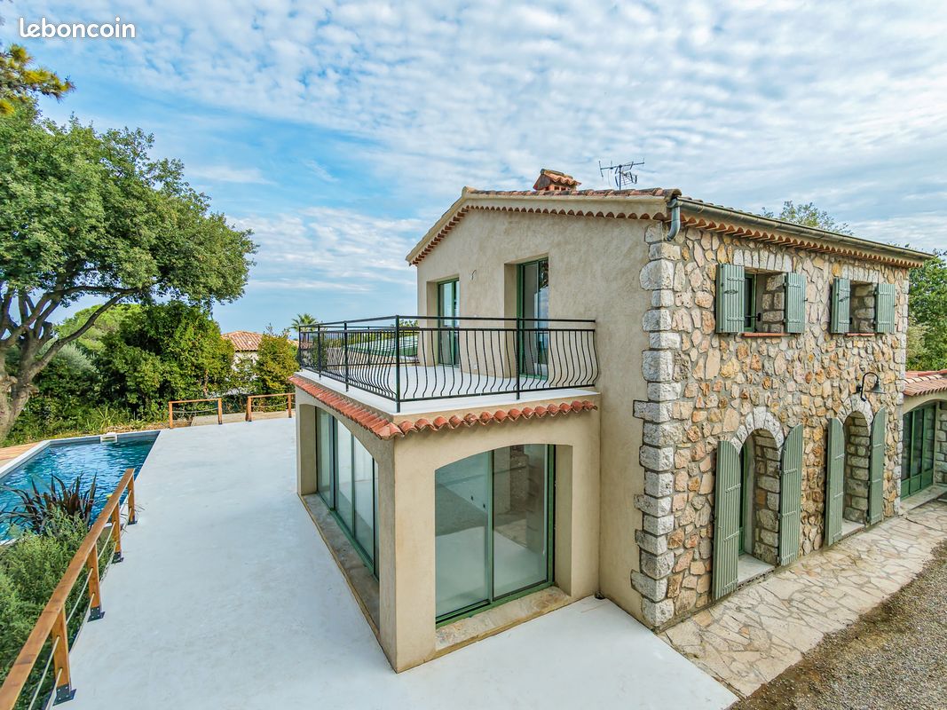 Maison 6 pièces 230 m² · à Antibes · 230 m² · 2 300 000 €
