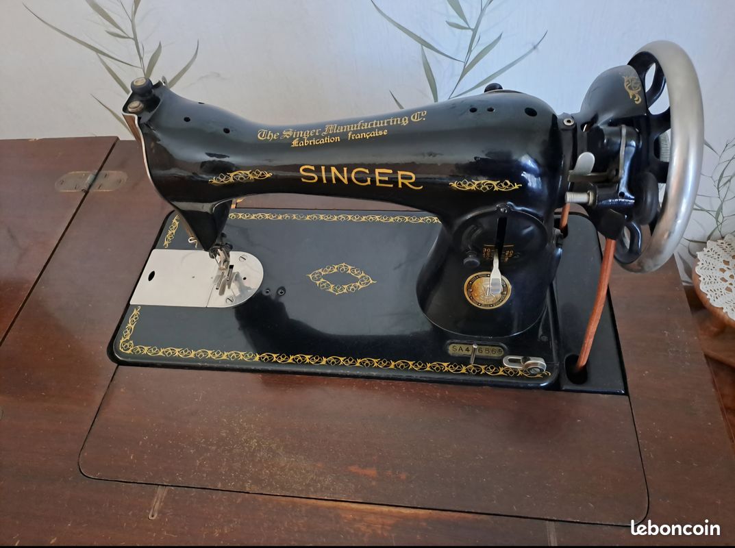 Machine à coudre ancienne SINGER, meuble (image 1)