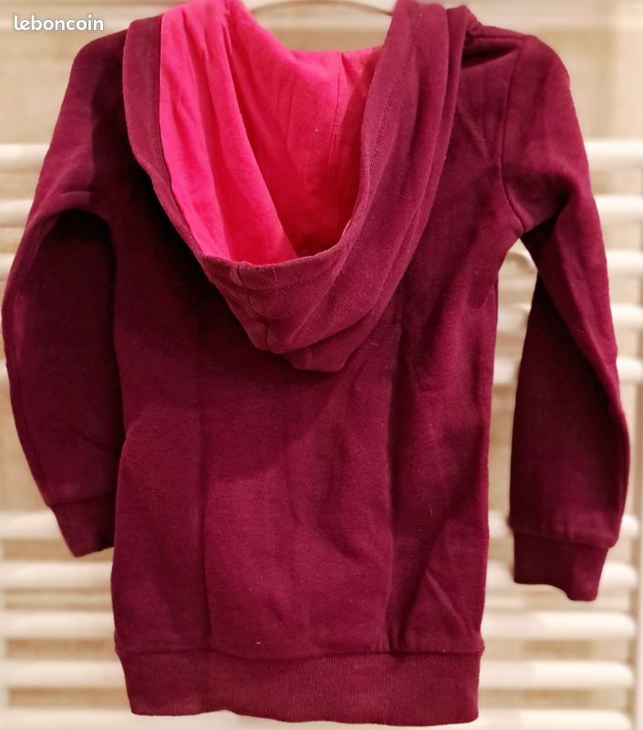 Sweat à capuche lie de vin et fushia Dancing Stars 6 ans Parfait état (image 2)