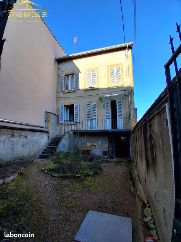 Local commercial 108 m² · à Charlieu · 108 m² · 108 000 €