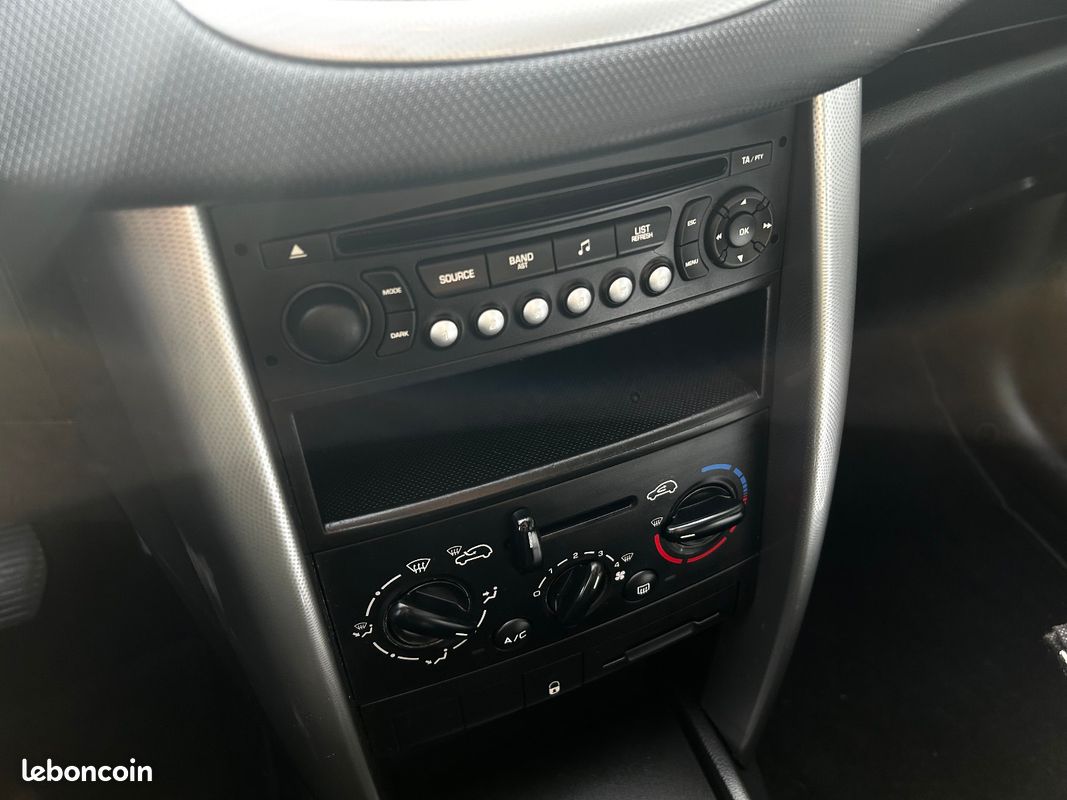 Peugeot 207 SW 1.4i 16V 95CH Premium / PAS UN MOTEUR PURETECH (image 7)