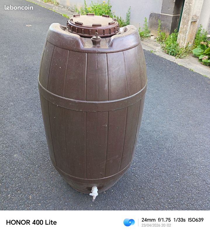 Bidon en plastique (image 1)