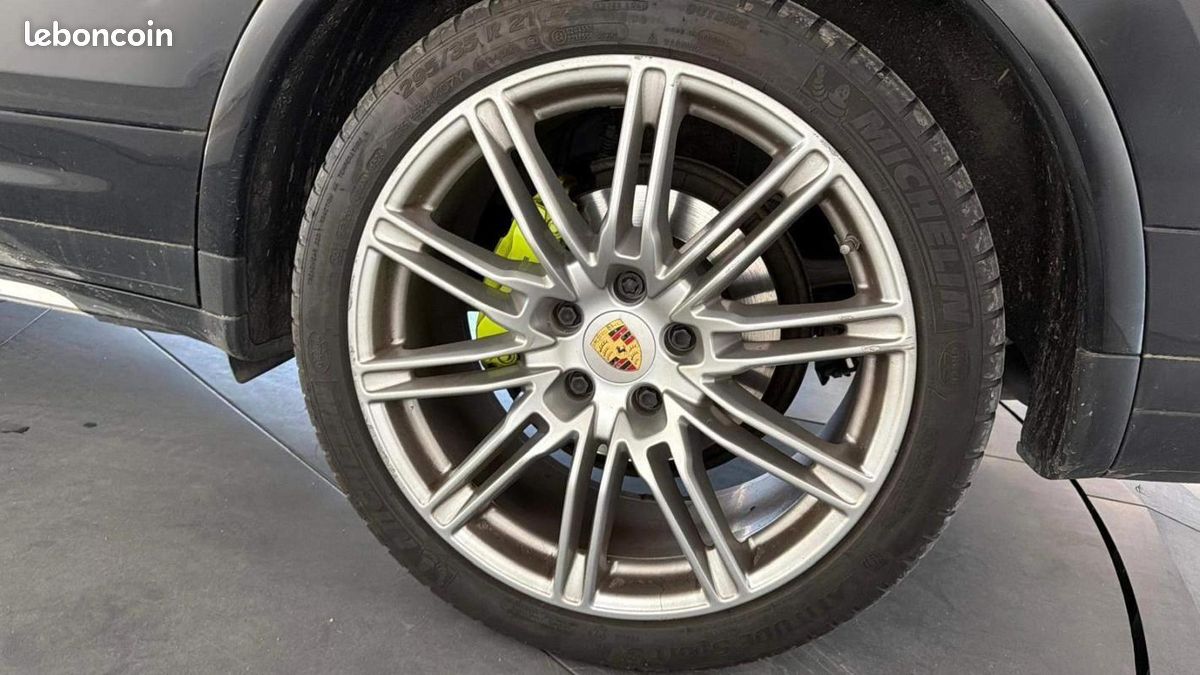 Porsche Cayenne 3.0 V6 416 ch S E-Hybrid Tiptronic A (image 30)