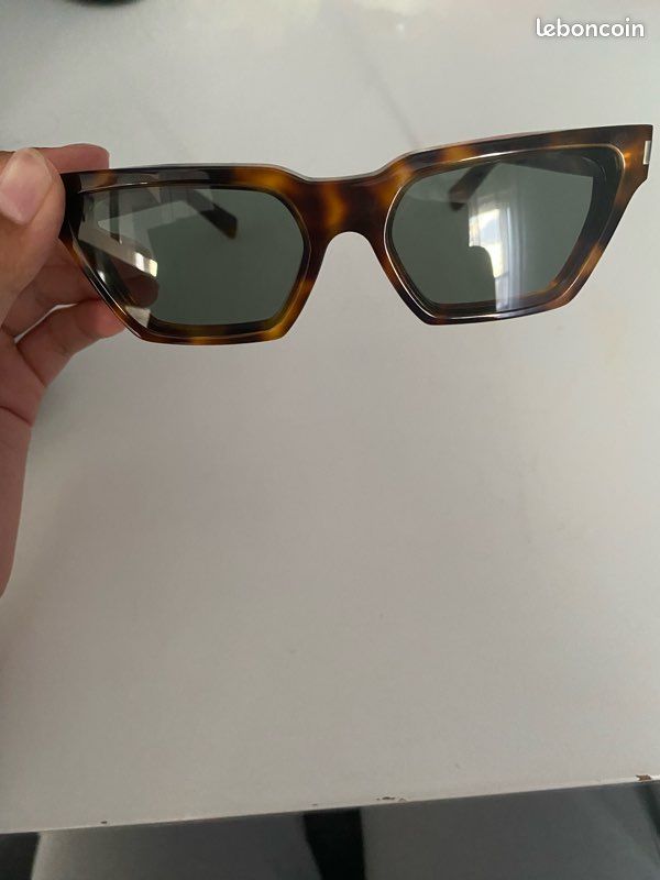 Lunette de soleil Saint Laurent (image 2)