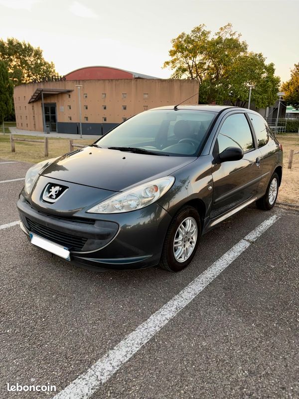 Peugeot 206 + plus 1,4 HDI 70cv - Voitures