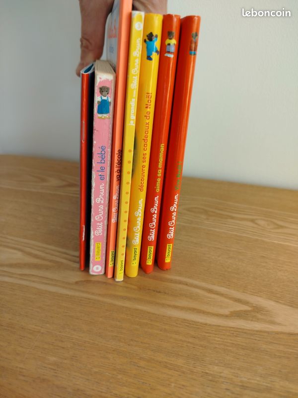Petit Ours Brun vive Noël, Petit Ours Brun aime sa maman, Petit Ours Brun Noël, je grandis avec Petit Ours Brun, Petit Ours Brun va à l'école, Petit Ours Brun est en colère, petit ours brun et le bébé (image 3)