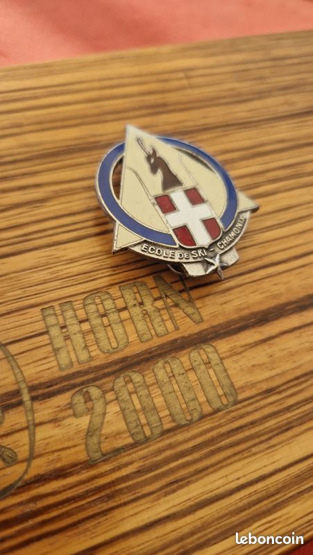 Ancien Insigne Broche École De Ski Français – Toussui Re Augis Lyon – Savoie Sport