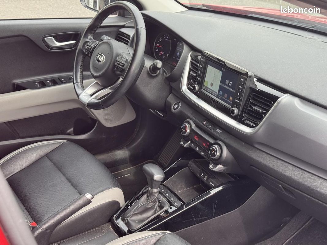 Kia stonic kia 1.0 t-gdi 120 premium dct bva isg (image 7)