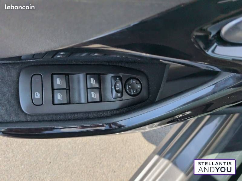 Peugeot 208 PureTech 110ch S&S EAT6 Allure (image 17)