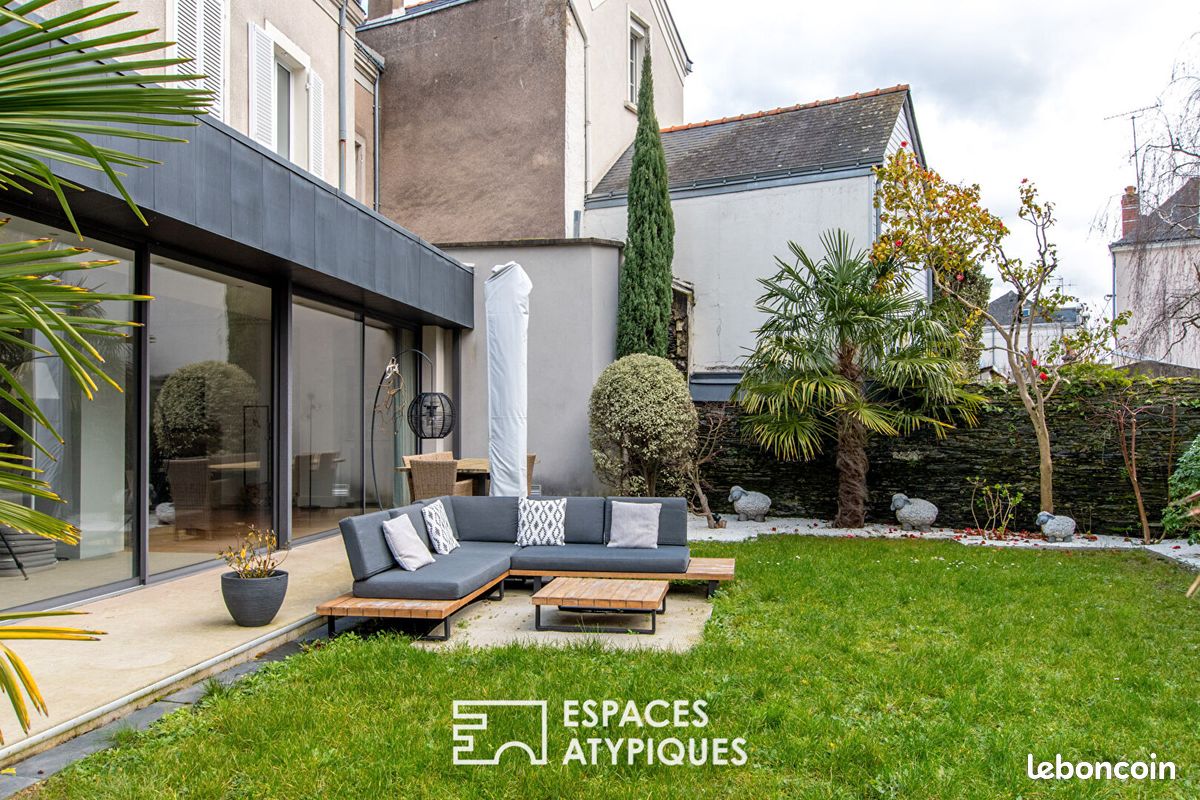 Maison 10 pièces 324 m² · à Angers · 324 m² · 1 198 000 €