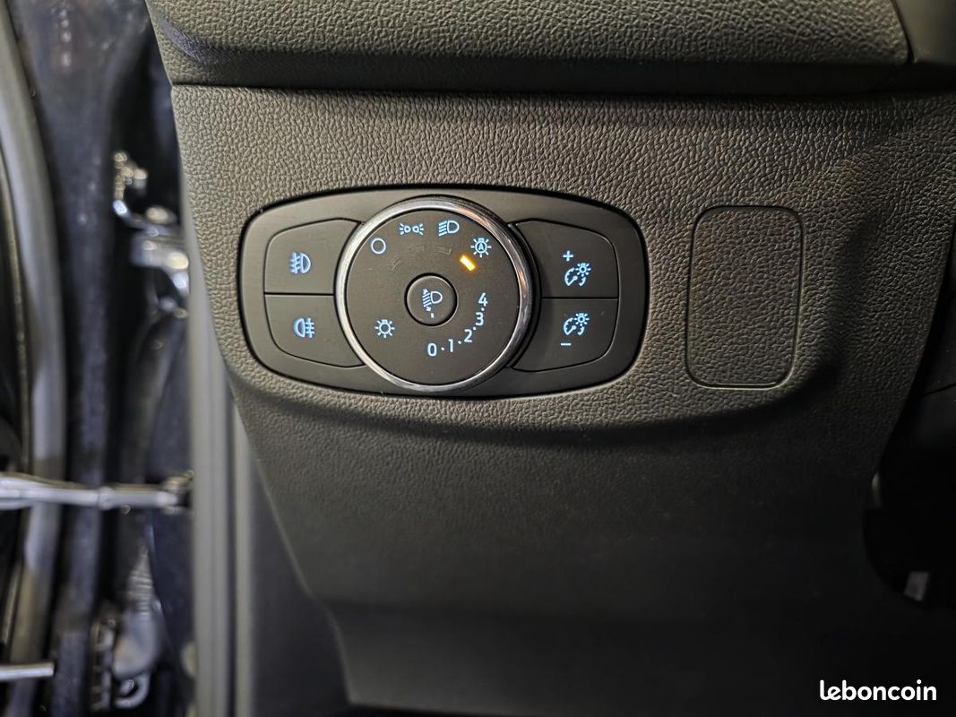 FORD FOCUS 1.0 EcoBoost mHEV - 155 - BV PowerShift ST Line (image 27)