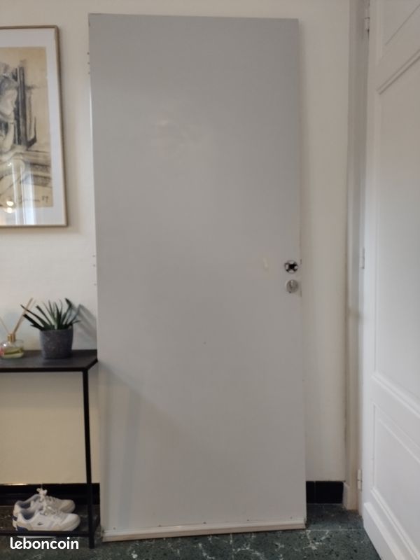 Porte intérieure isolante phoique (image 1)