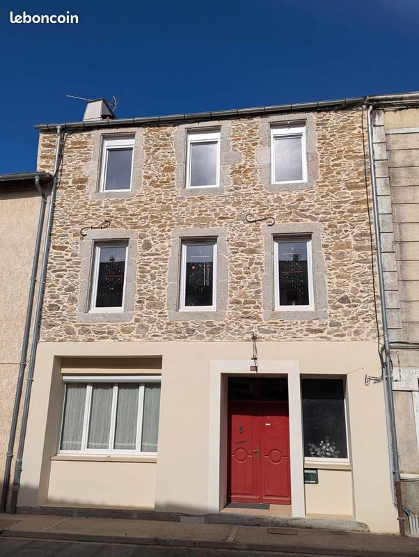 Maison 9 pièces 268 m² · à Saint-Pierre-de-Trivisy · 268 m² · 185 000 €
