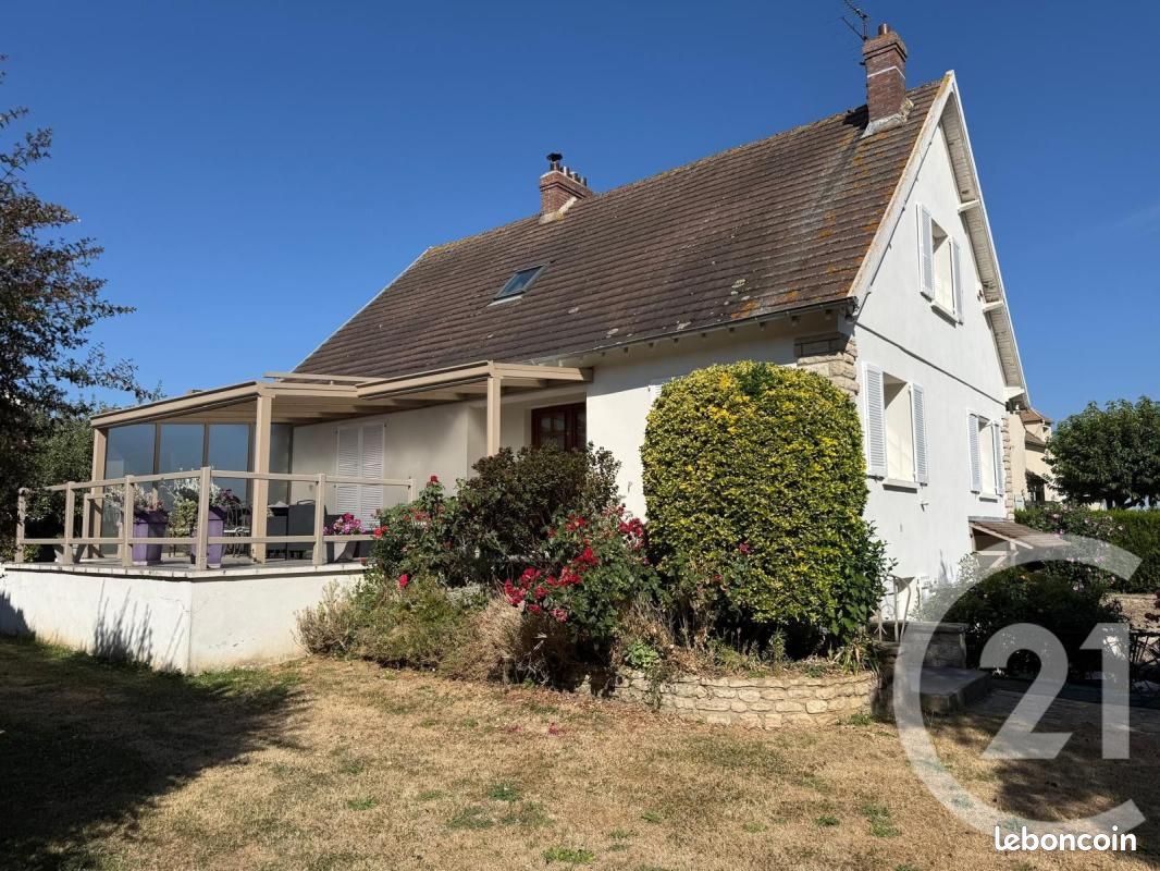 Maison 5 pièces 127 m² · à Commeny · 127 m² · 399 000 €