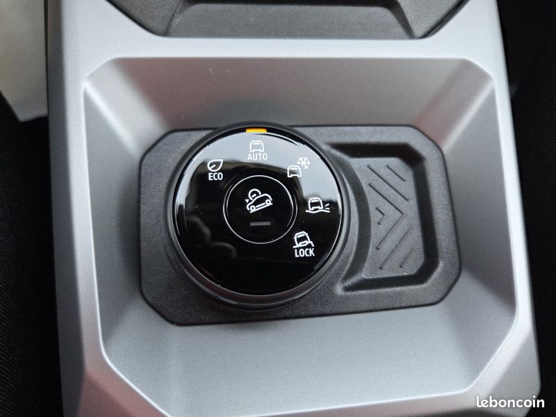 Dacia DUSTER 1.2 HYBRID-G 150CH JOURNEY 4X4 (image 10)