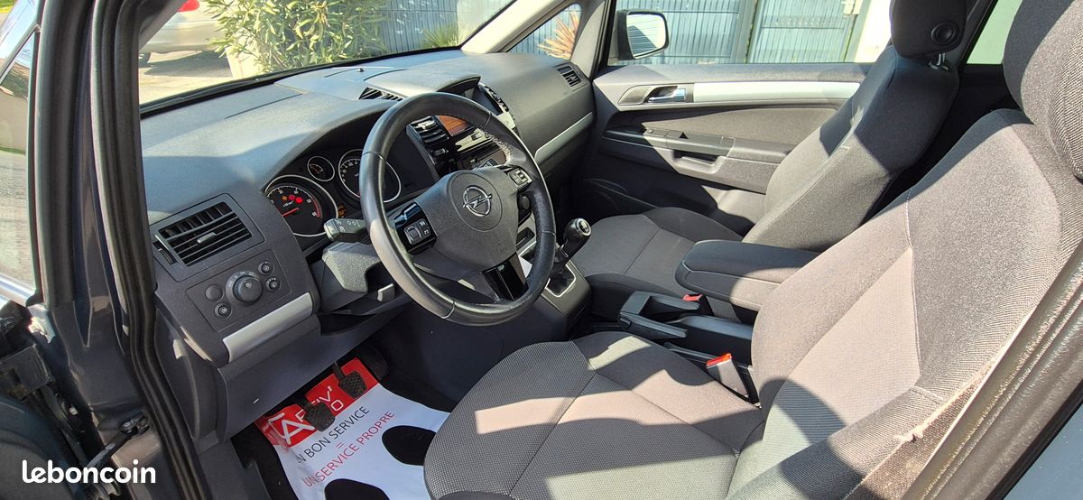 ZAFIRA 1.7CDTI 110 FAMILY 7 Places - RÉVISION/DISTRIBUTION OK (image 6)
