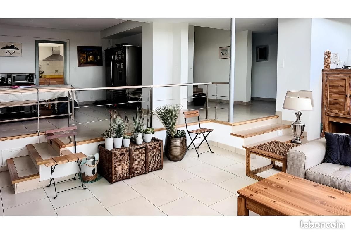 Maison 6 pièces 230 m² · à Nasbinals · 230 m² · 550 000 €