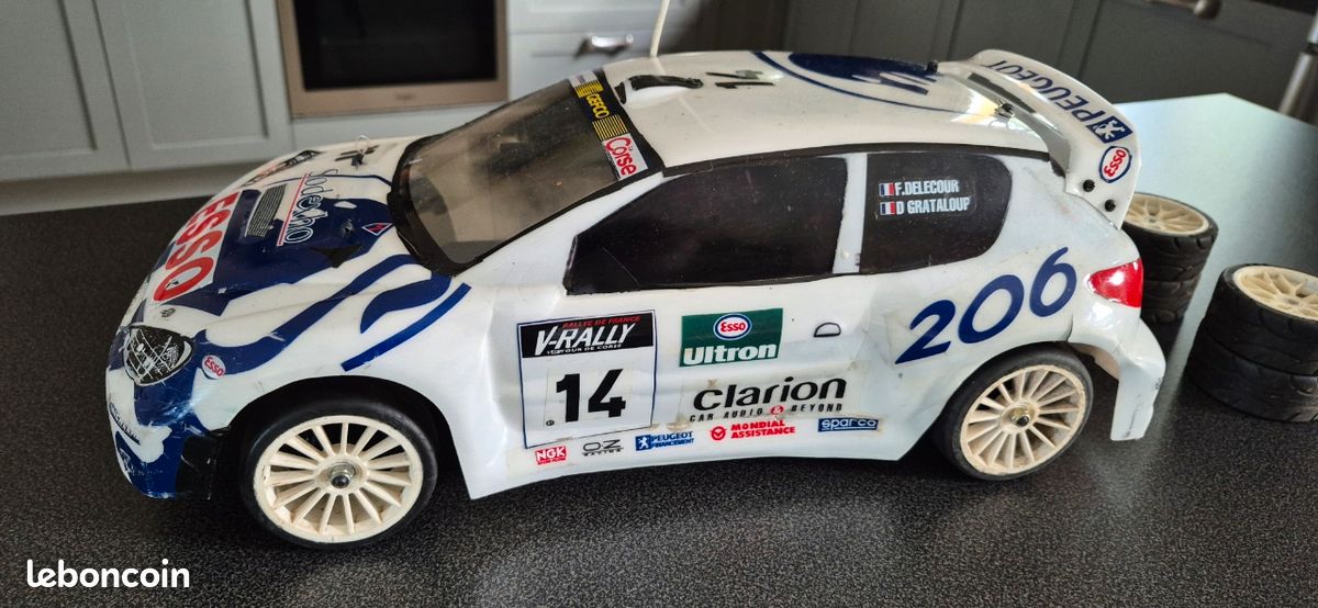 photo-reportage:démontage kyosho pure ten alpha subaru